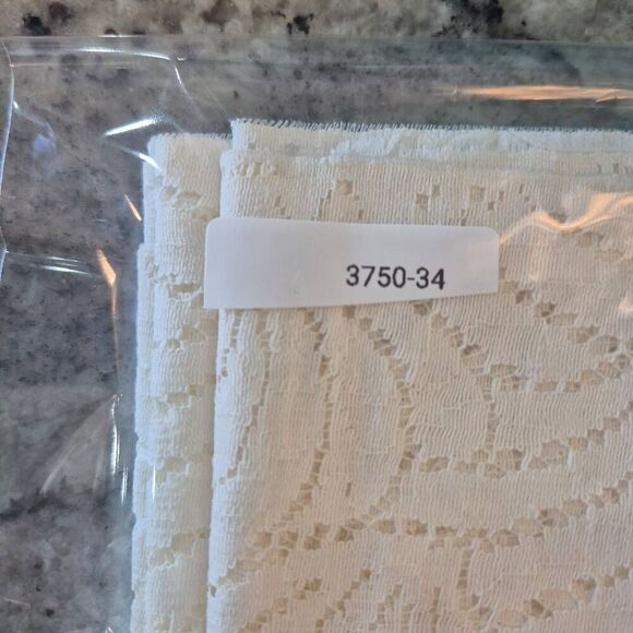 Lace, White Cotton/Nylon Scalloped Edge & Straight Edge 4.25" wide x 2.5 yds - Picture 4 of 4